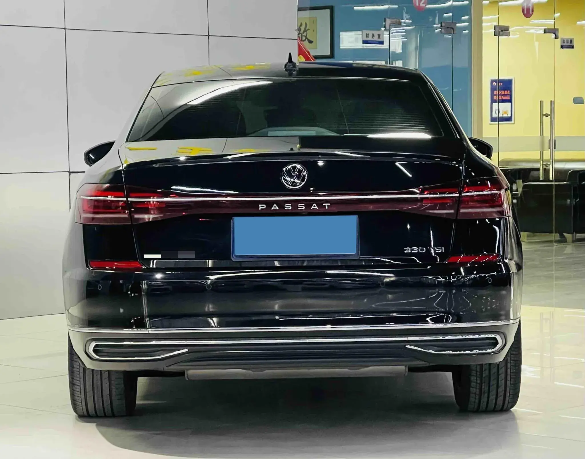 2023 VOLKSWAGEN PASSAT thumbnail 4