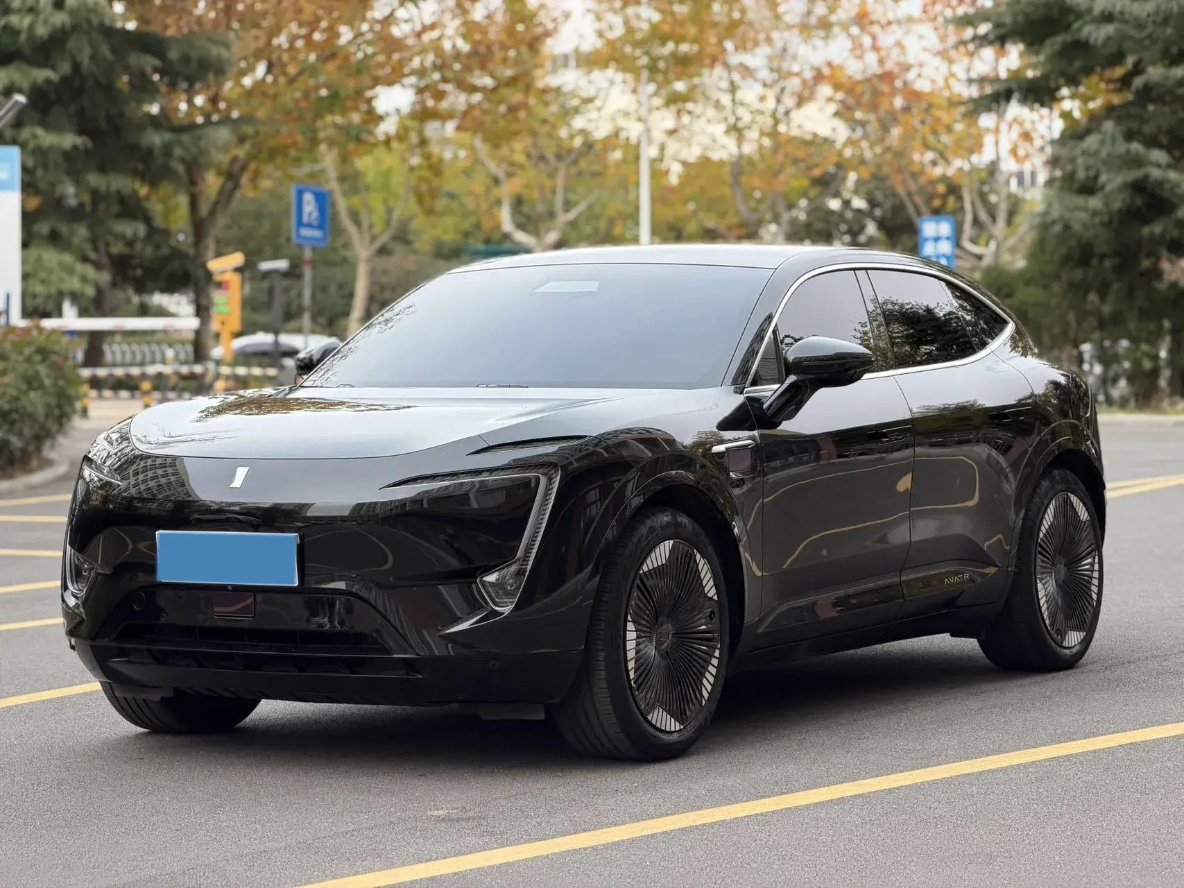 2023 AVATR 11 view 1