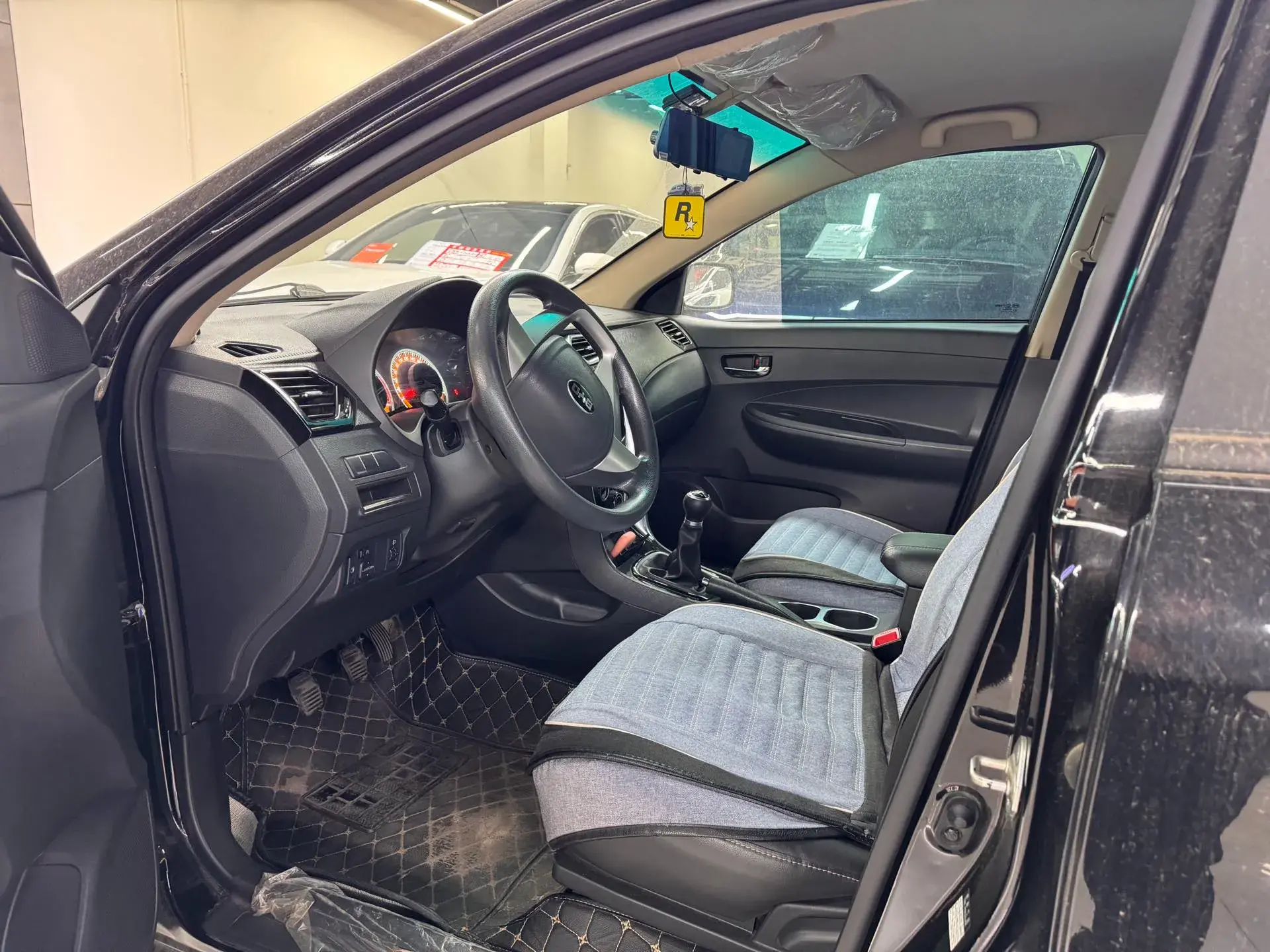 2020 BYD F3 thumbnail 4