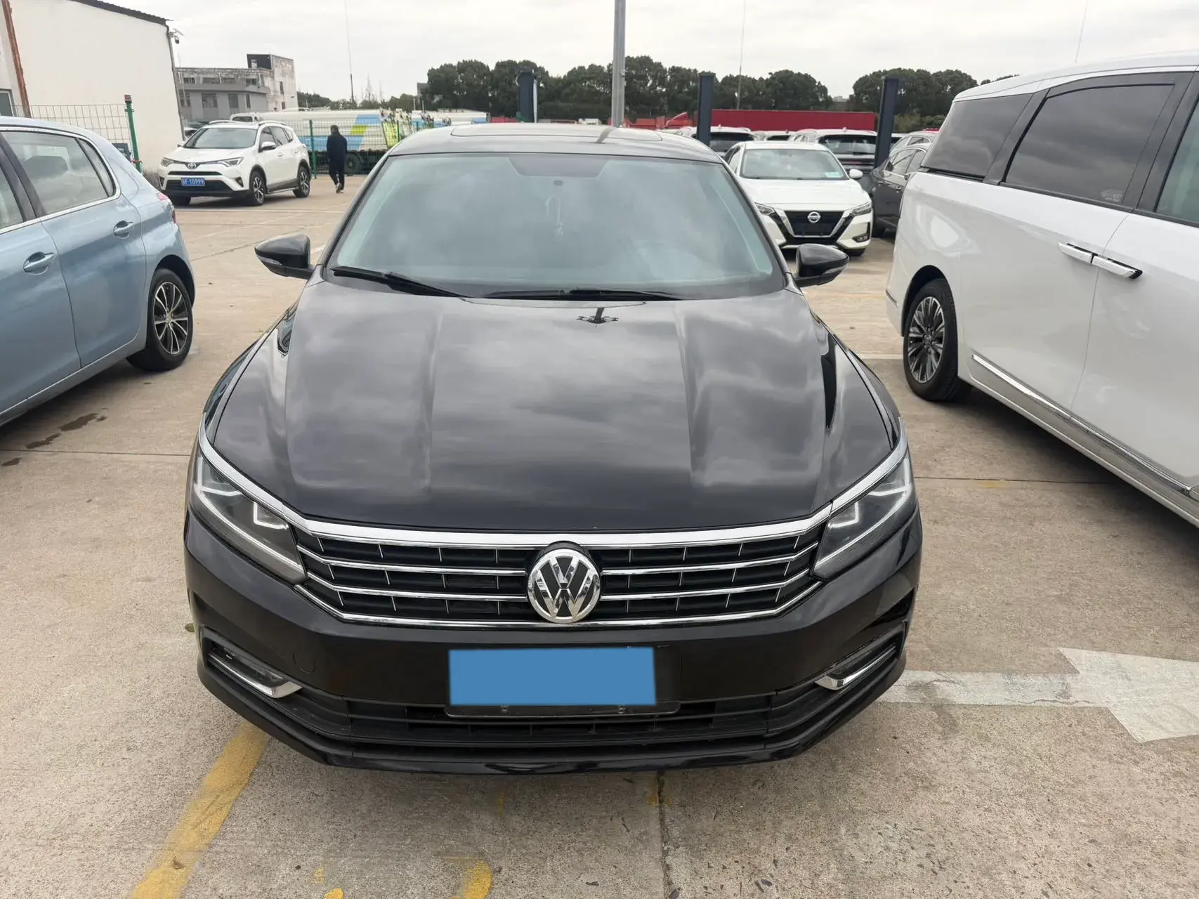 2015 VOLKSWAGEN PASSAT thumbnail 2