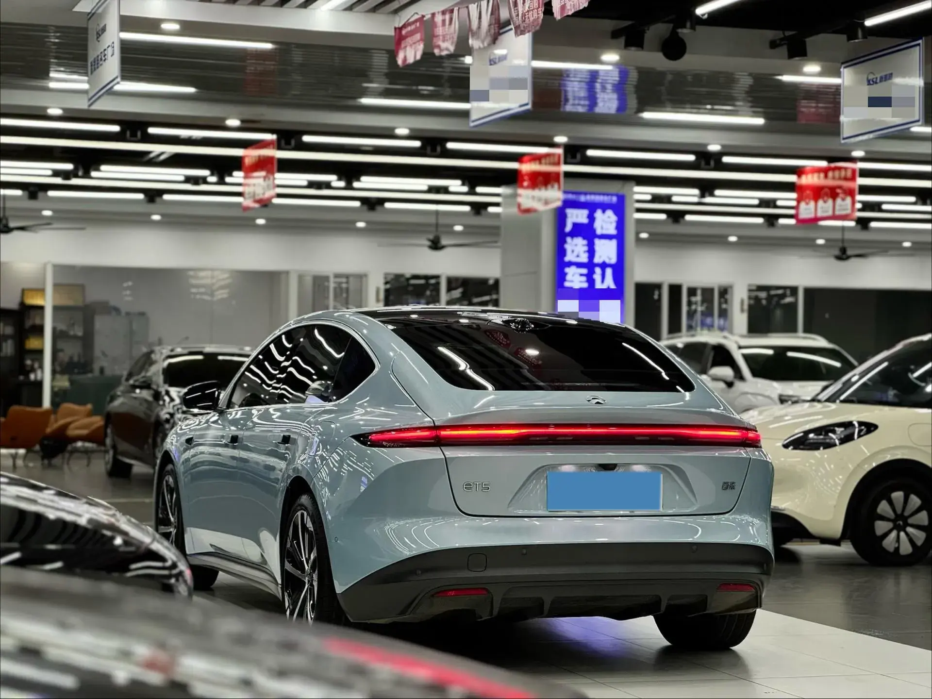 2024 NIO ET5 thumbnail 4