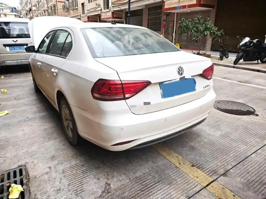 2019 VOLKSWAGEN LAVIDA thumbnail 3