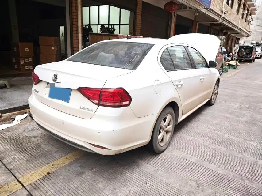 2019 VOLKSWAGEN LAVIDA thumbnail 4