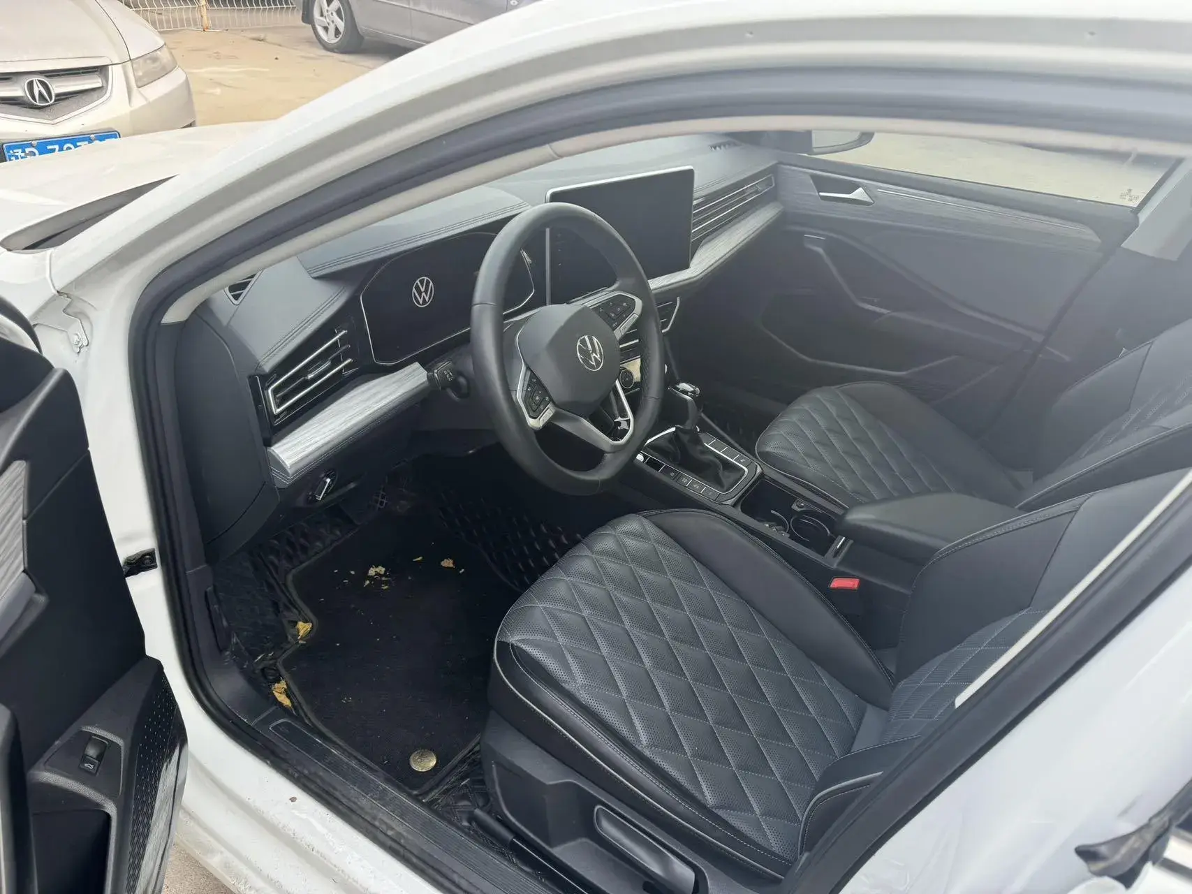 2023 VOLKSWAGEN SAGITAR thumbnail 4