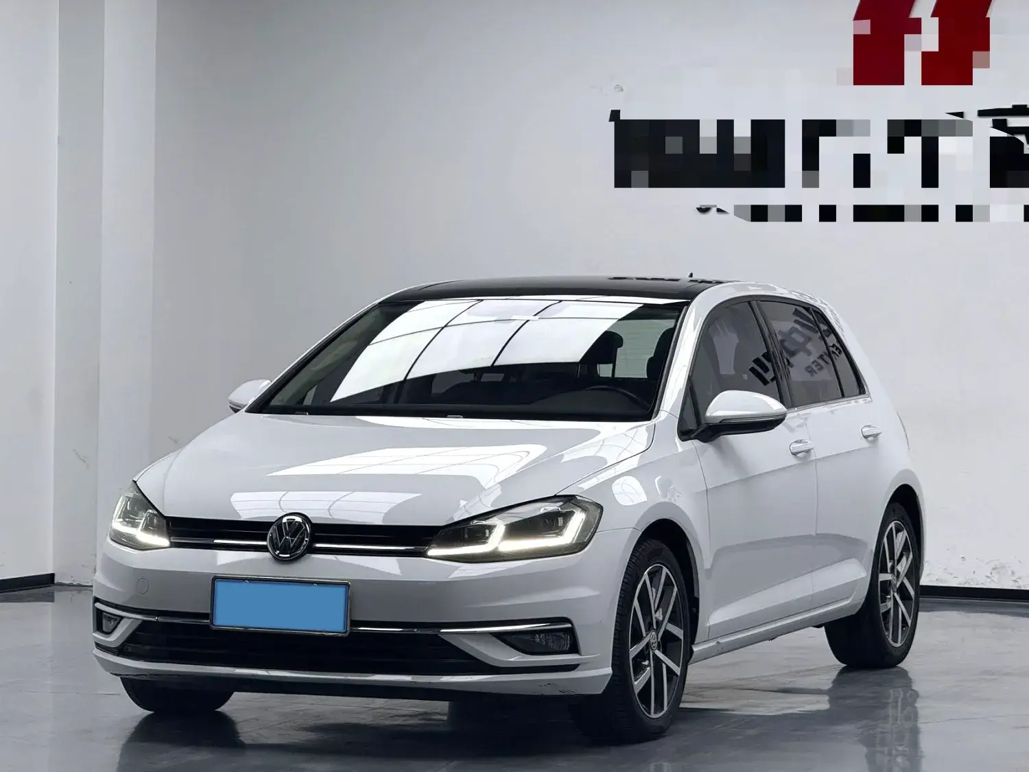 2019 VOLKSWAGEN GOLF view 1
