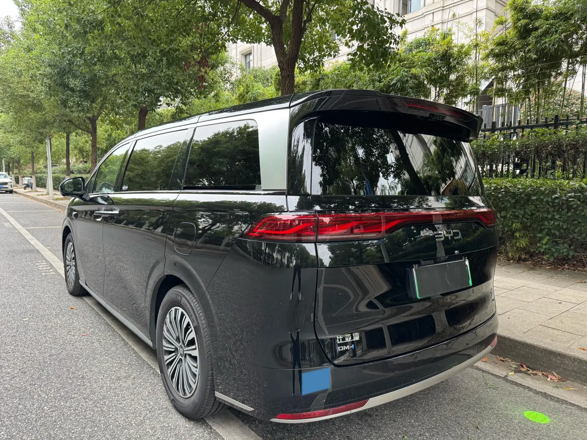 2025 BYD XIA thumbnail 4