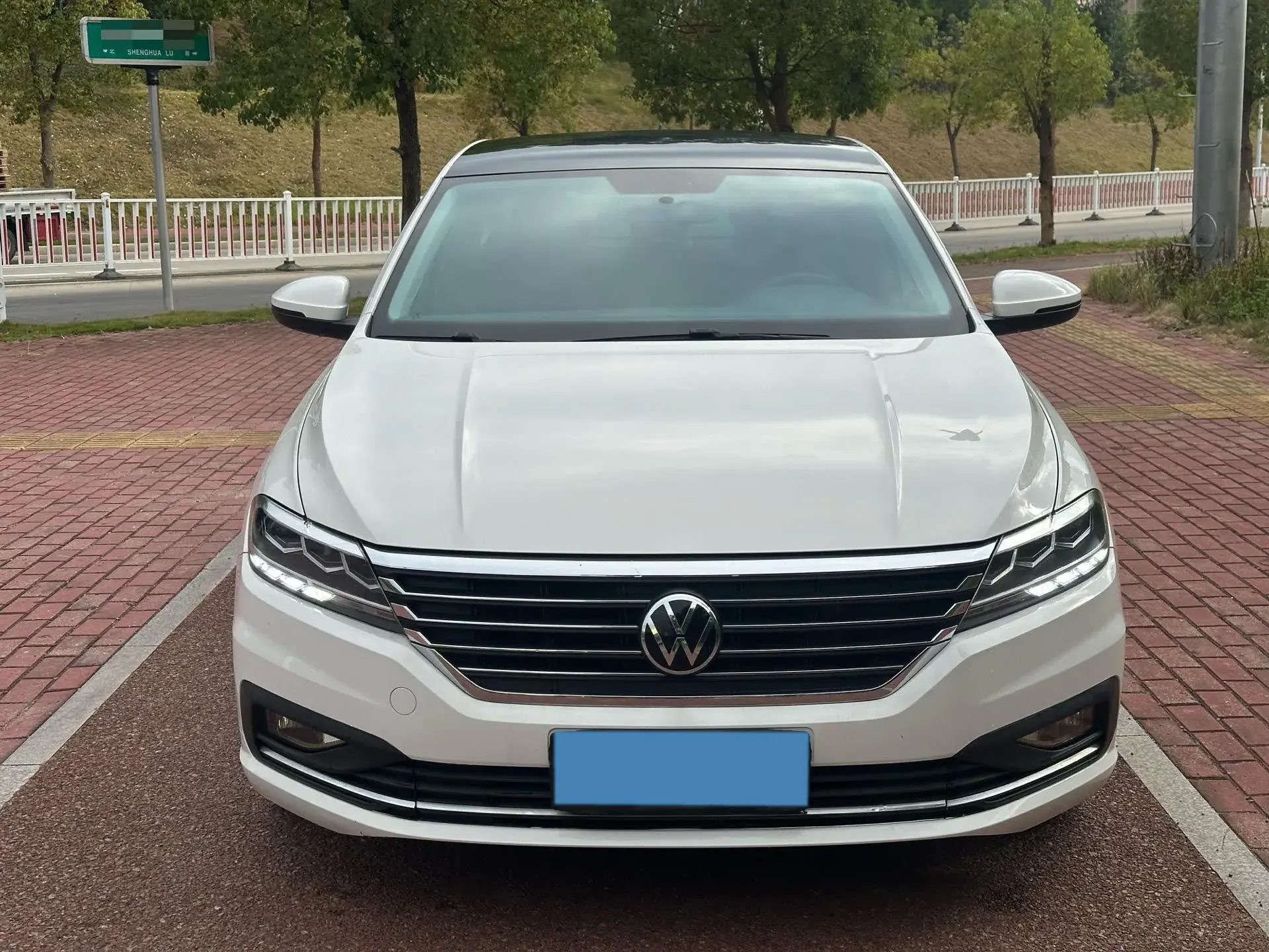 2021 VOLKSWAGEN LAVIDA thumbnail 2