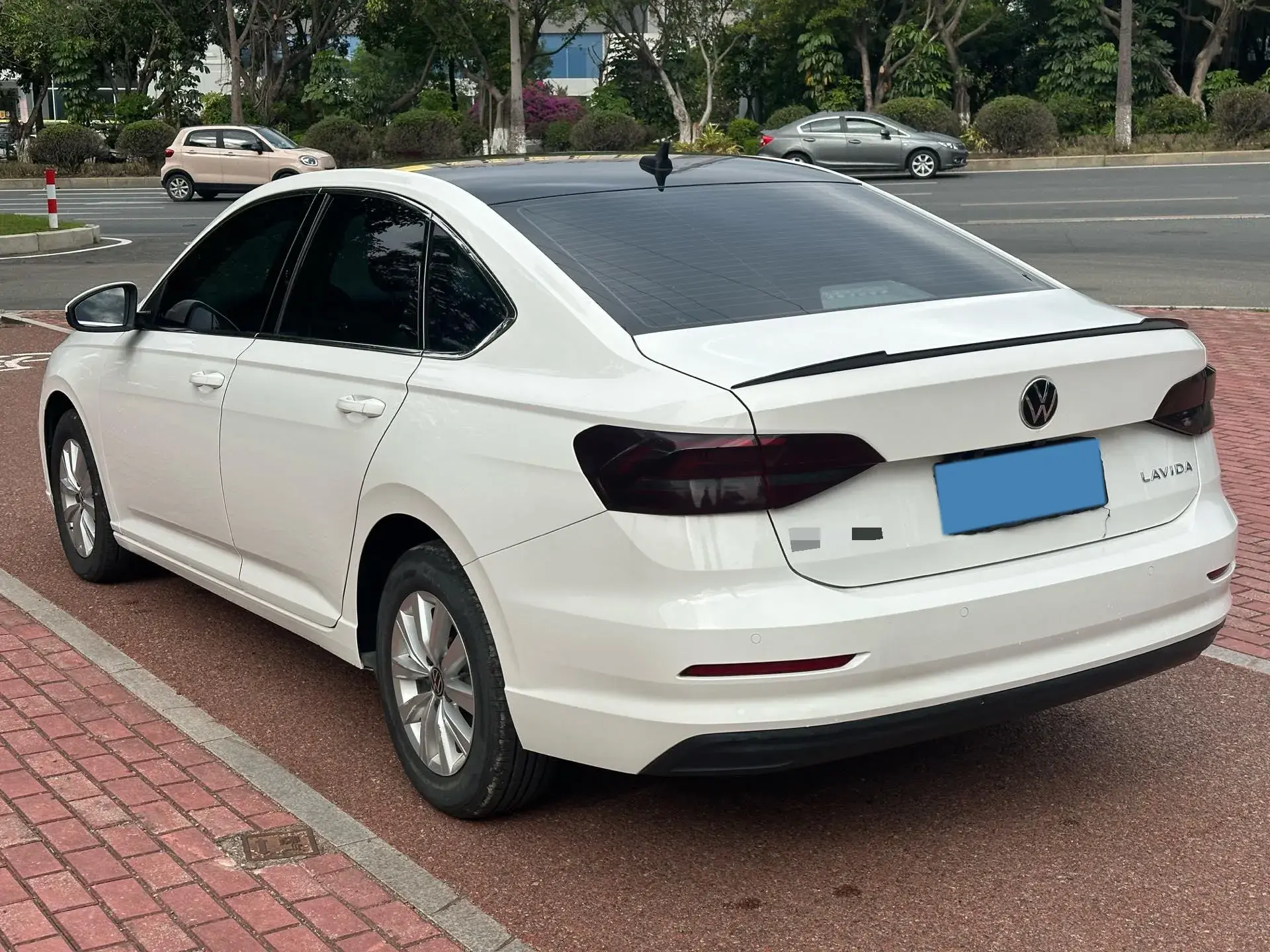 2021 VOLKSWAGEN LAVIDA thumbnail 4