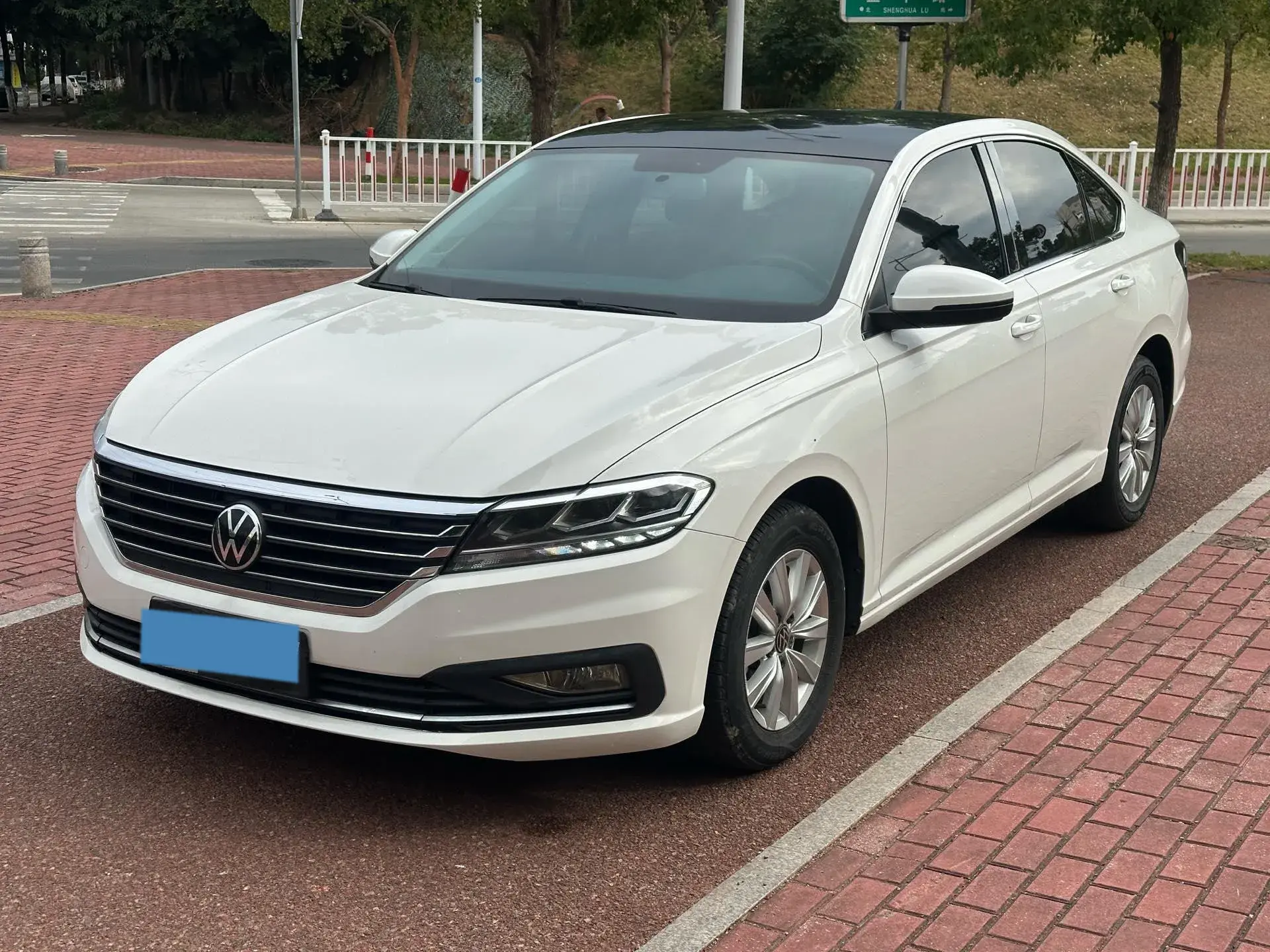 2021 VOLKSWAGEN LAVIDA view 1