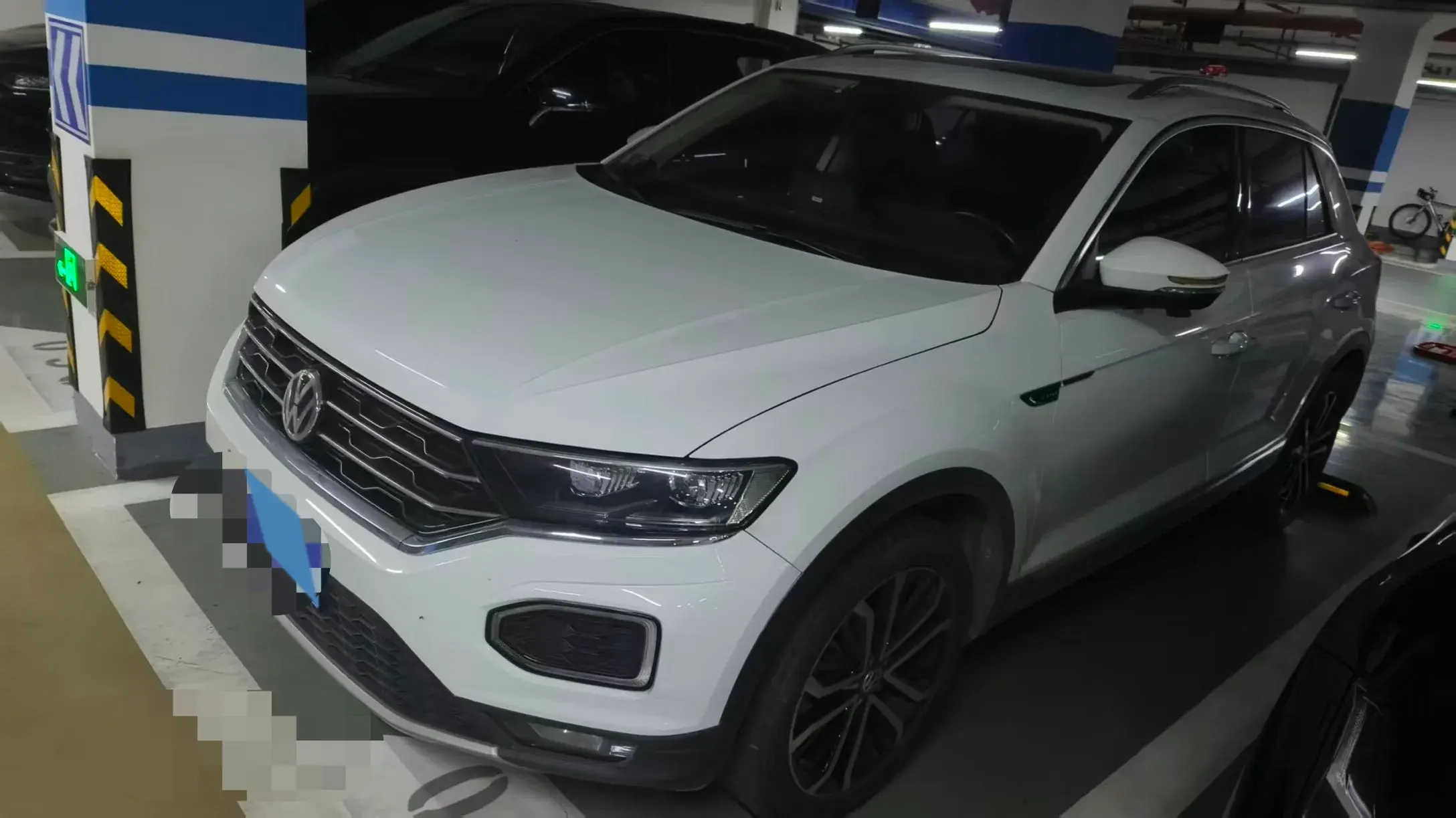 2020 VOLKSWAGEN T-ROC view 1