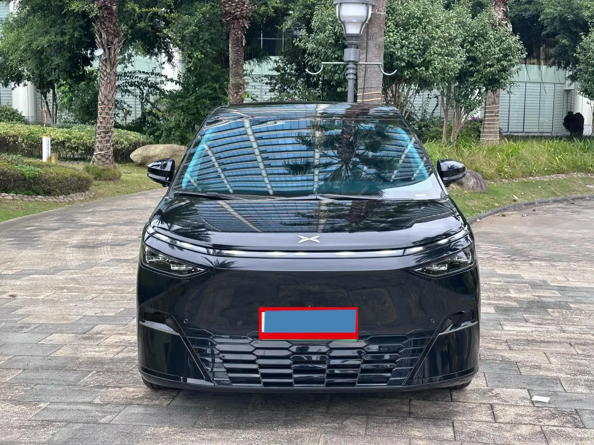 2024 XPENG X9 thumbnail 2