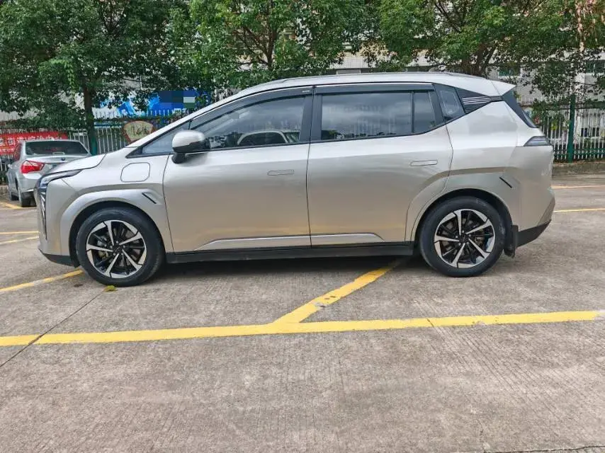 2023 AION Y thumbnail 3