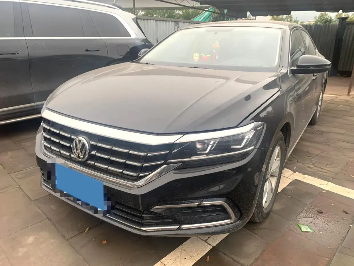 2021 VOLKSWAGEN PASSAT view 1