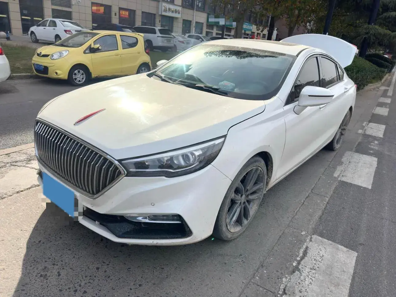 2018 HONGQI H5 view 1