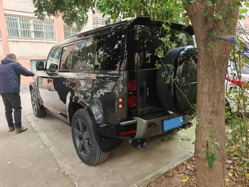 2024 LAND ROVER thumbnail 4