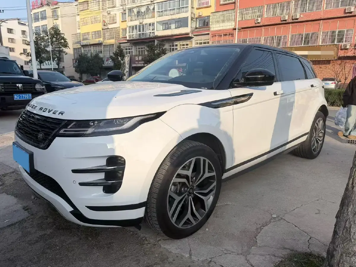 2024 Land Rover Range Rover Evoque 2.0T 249HP L4 9AT