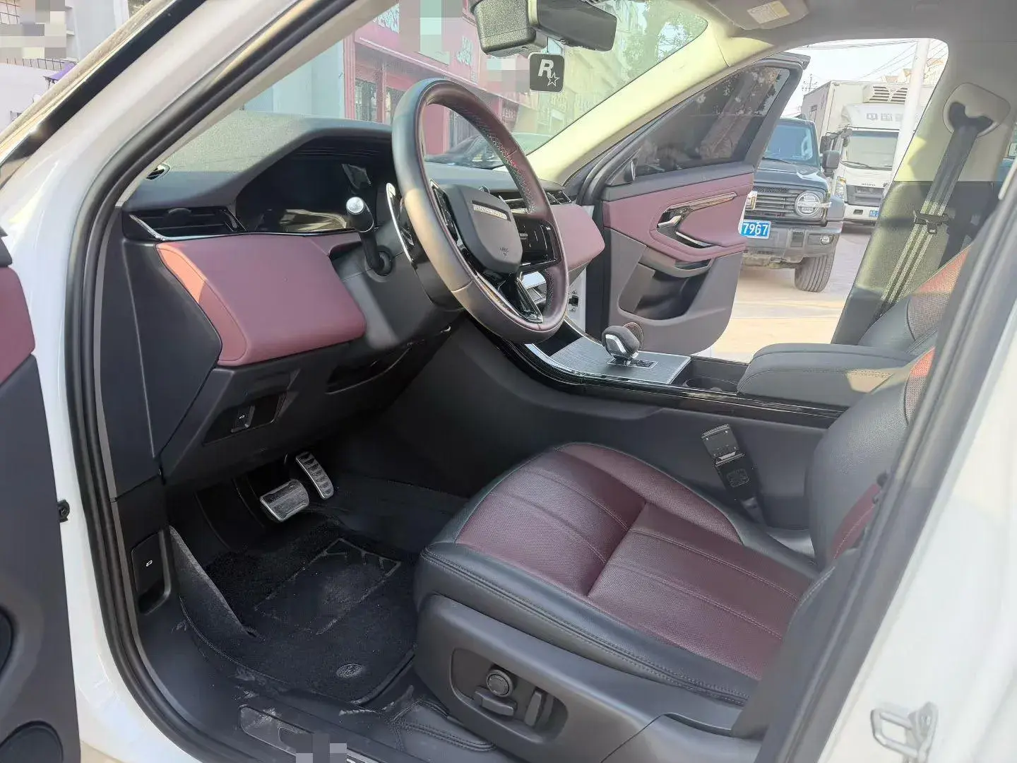 2024 LAND ROVER thumbnail 2