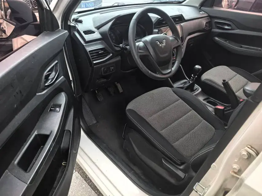 2019 WULING HONGGUANG thumbnail 3