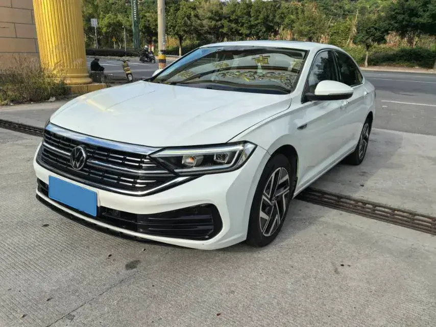 2023 Volkswagen Sagitar 1.2T 116HP L4 7DCT