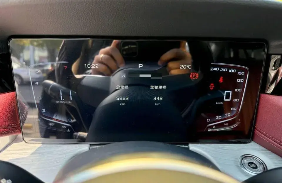 2025 HONGQI H5 thumbnail 3