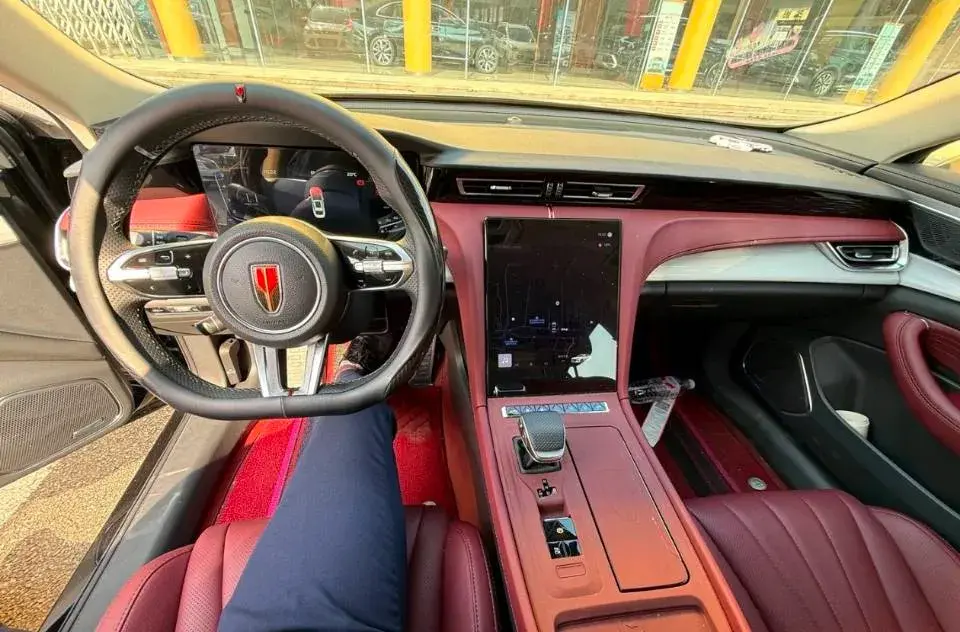 2025 HONGQI H5 thumbnail 2