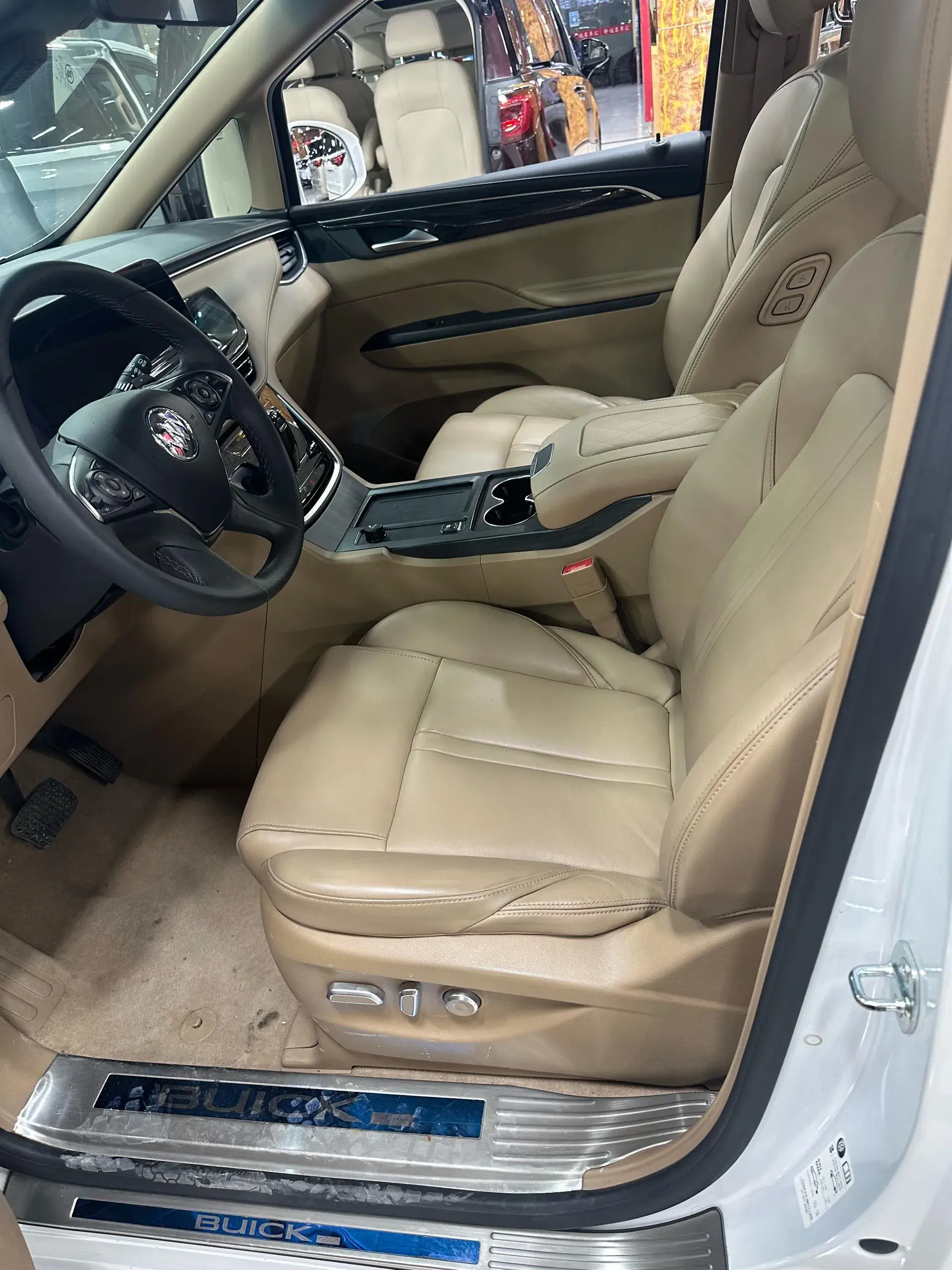 2021 BUICK GL8 thumbnail 3