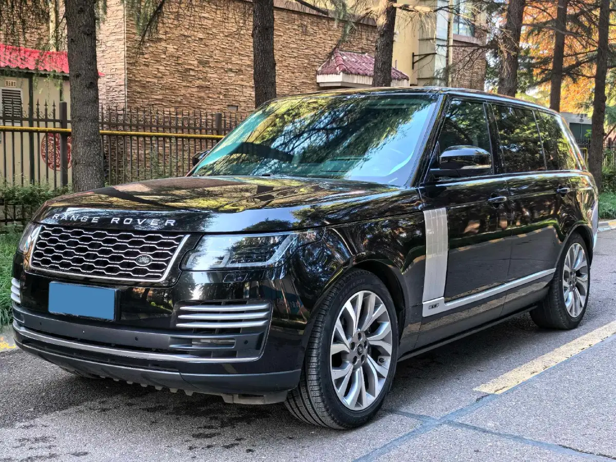 2021 Land Rover Range Rover 3.0T 400HP L6 8AT 2021 Land Rover Range Rover 3.0T 400HP L6 8AT