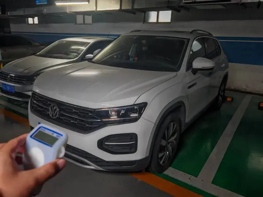 2020 VOLKSWAGEN TAYRON view 1