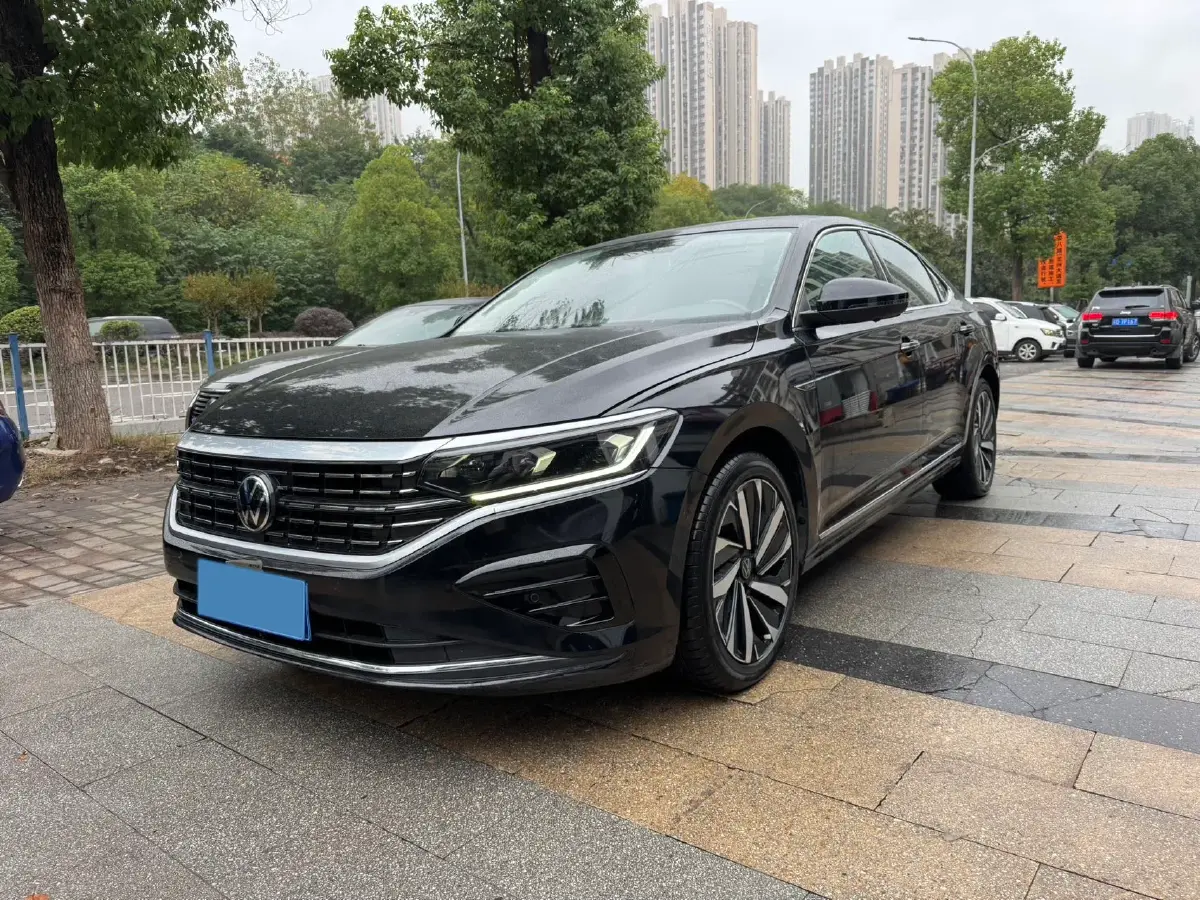 2022 Volkswagen Passat 2.0T 186HP L4 7DCT