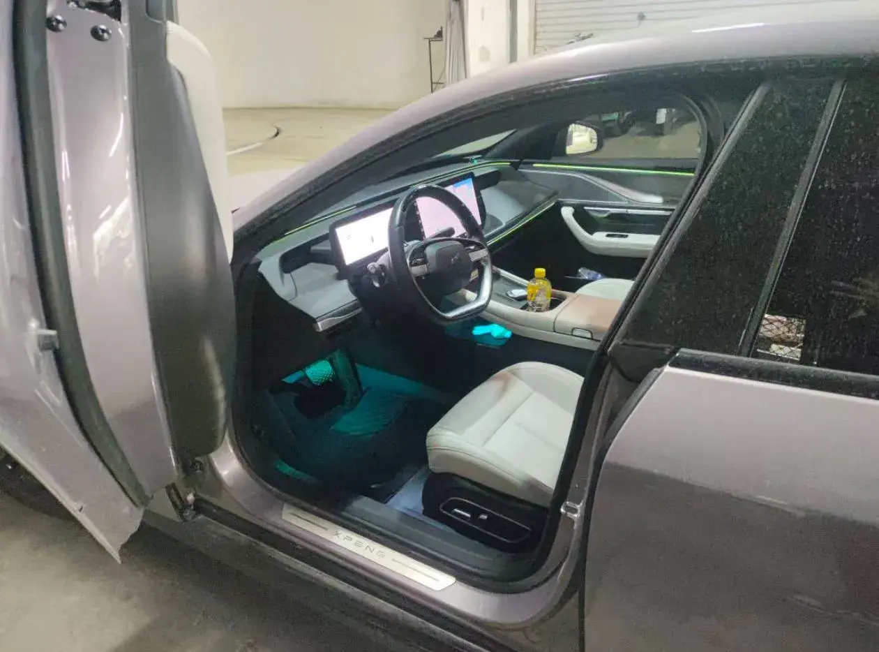 2024 XPENG P7 thumbnail 2