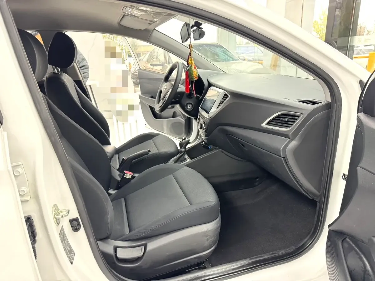 2017 Hyundai Verna RV 1.4L 100HP L4 6AT,autocango,china used car exporter,china ev exporter,chinese used car exporter,chinese used ev exporter