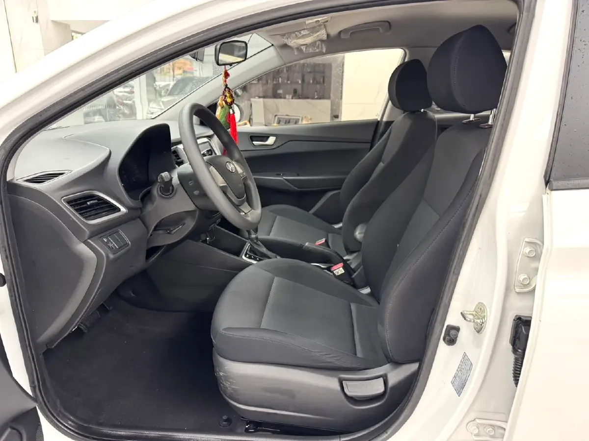 2017 Hyundai Verna RV 1.4L 100HP L4 6AT,autocango,china used car exporter,china ev exporter,chinese used car exporter,chinese used ev exporter