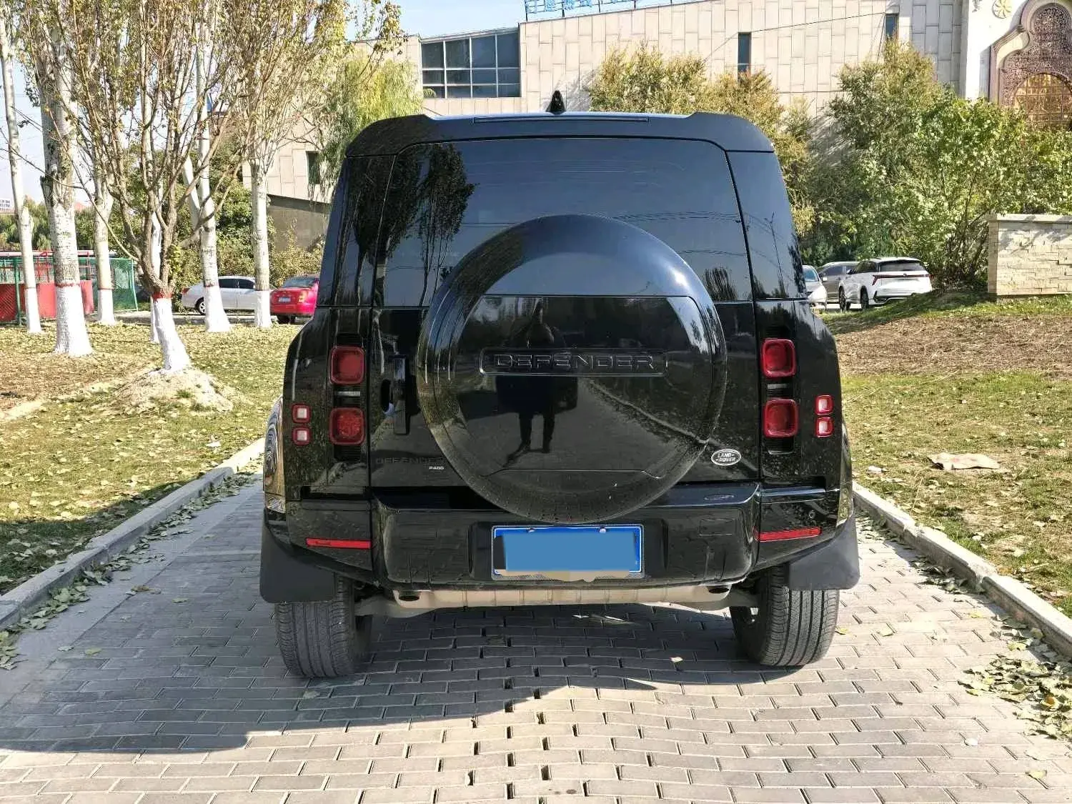 2023 LAND ROVER thumbnail 3