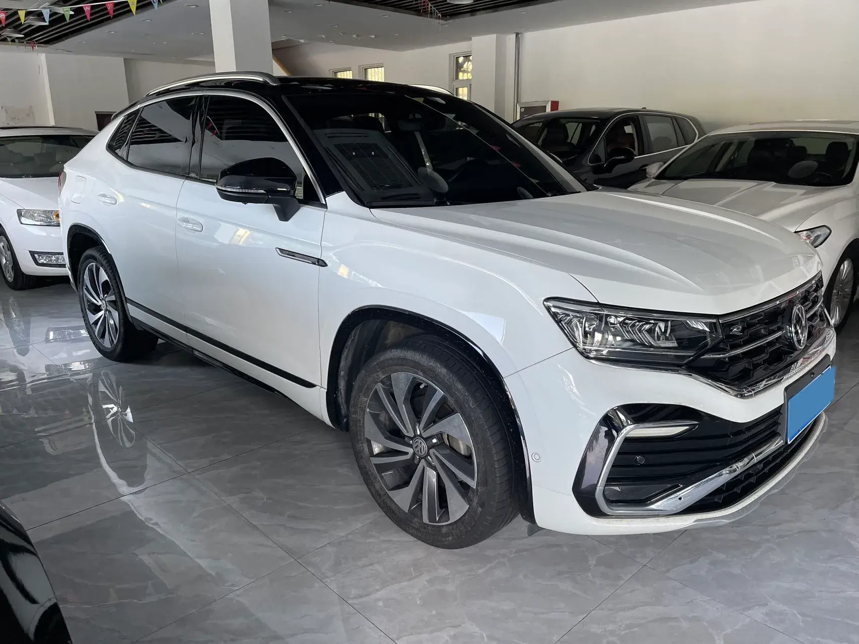 2020 VOLKSWAGEN TAYRON thumbnail 3