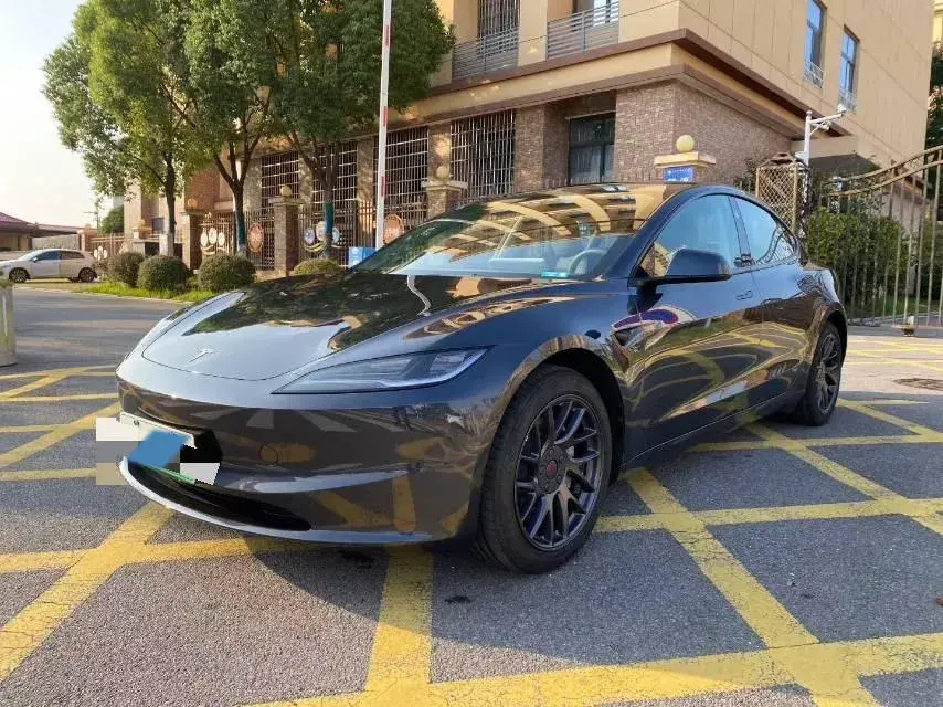 2025 TESLA MODEL view 1