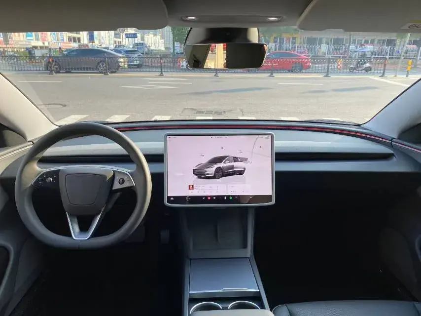 2025 TESLA MODEL thumbnail 4