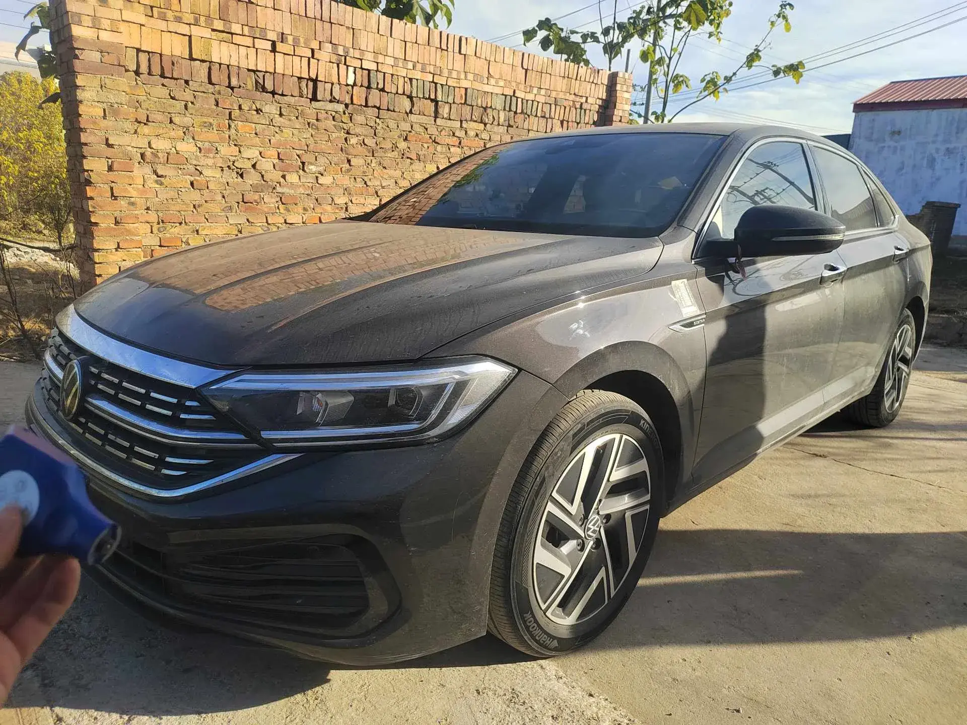 2023 VOLKSWAGEN SAGITAR view 1