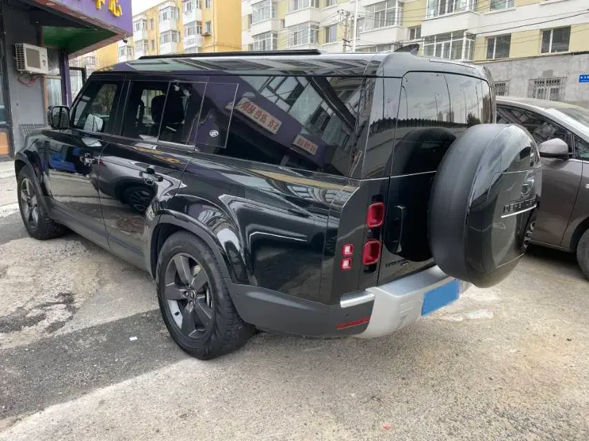 2023 LAND ROVER thumbnail 4