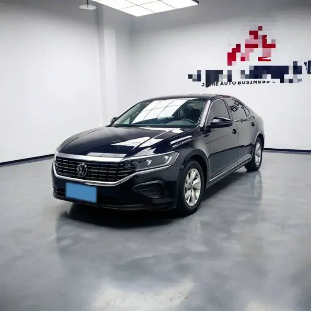 2022 VOLKSWAGEN PASSAT view 1