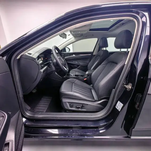 2022 VOLKSWAGEN PASSAT thumbnail 4