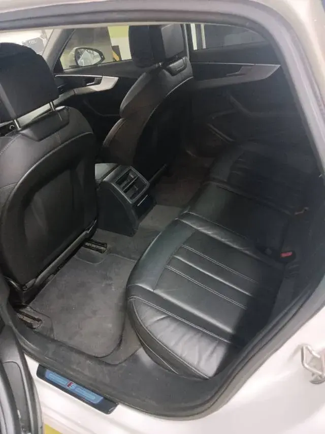 2020 AUDI A4L thumbnail 4