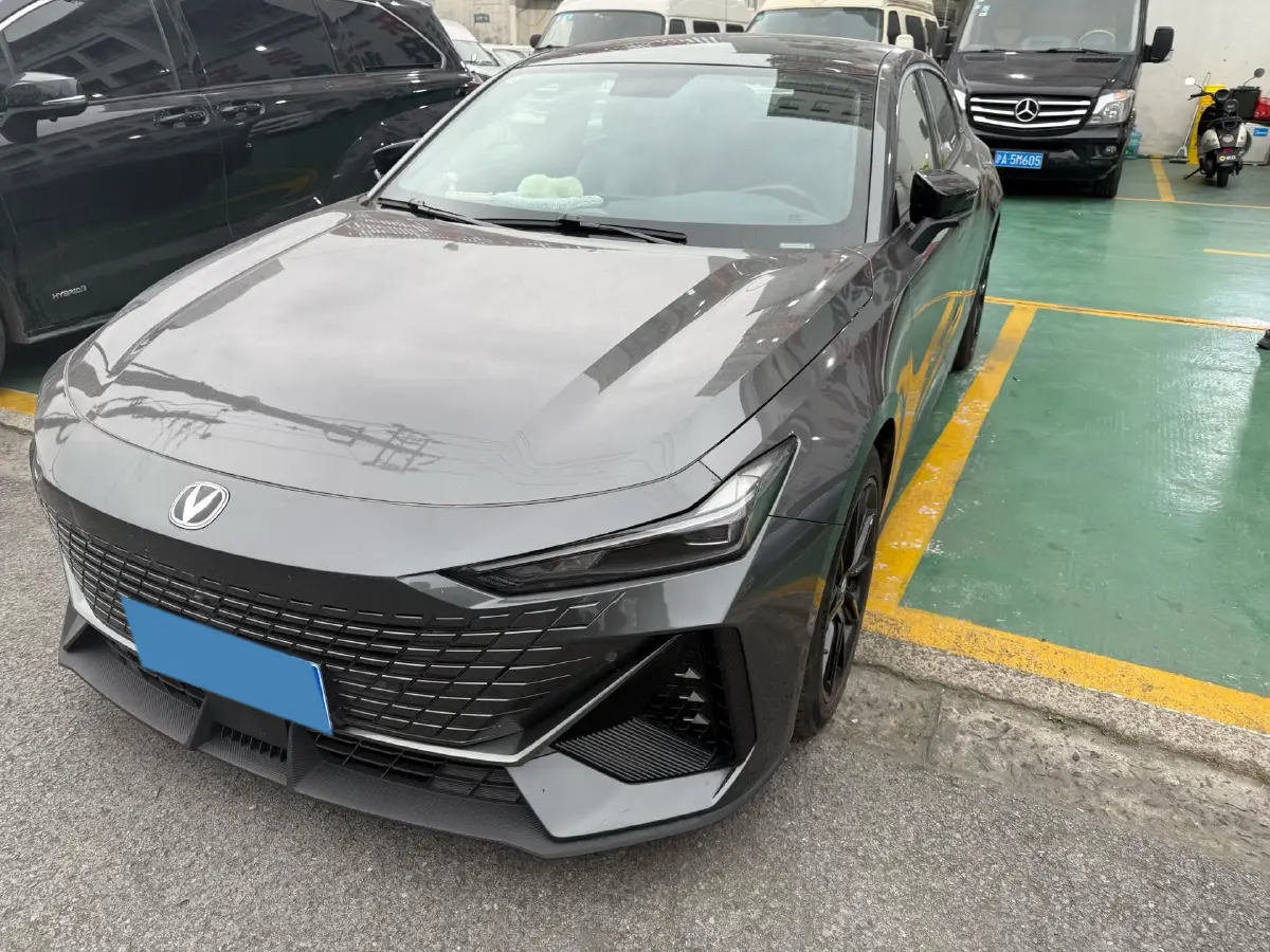 2022 ChangAn UNI-V 1.5T 188HP L4 7DCT