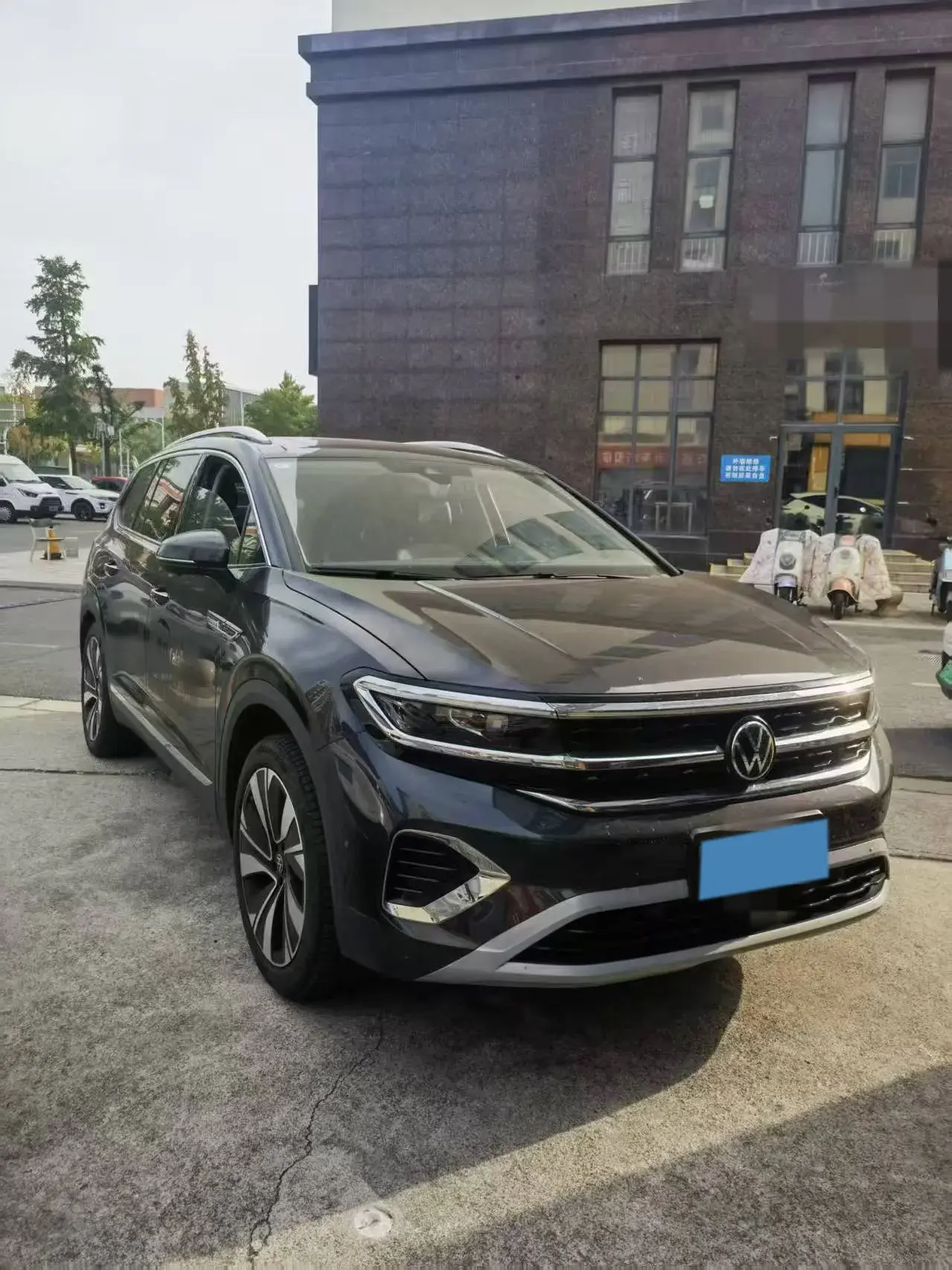 2023 VOLKSWAGEN TALAGON thumbnail 3