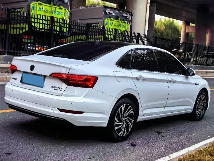 2022 VOLKSWAGEN SAGITAR thumbnail 3