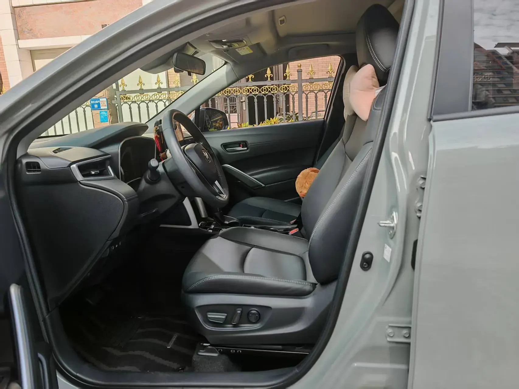 2022 TOYOTA COROLLA thumbnail 2