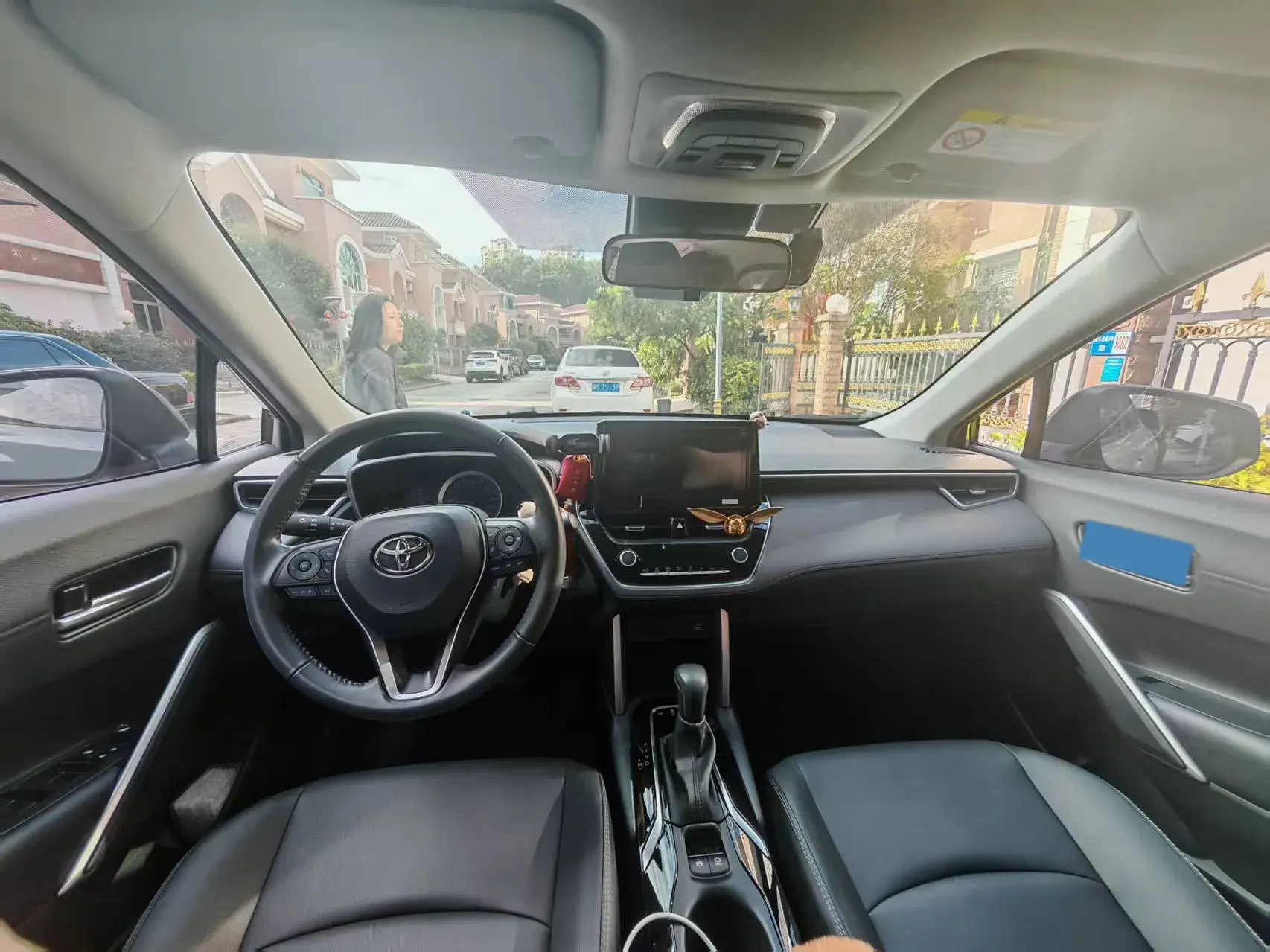 2022 TOYOTA COROLLA thumbnail 3