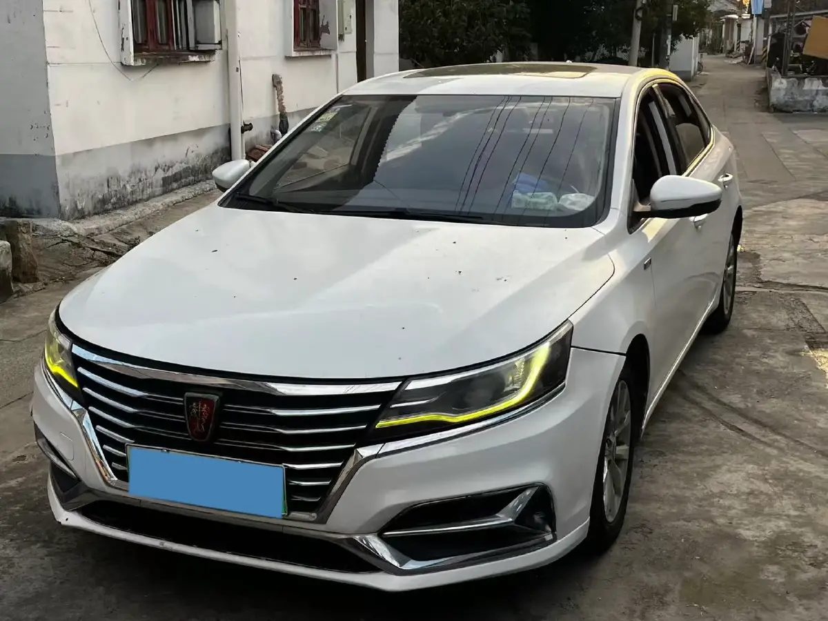 2017 Roewe i6 1.0T 125HP L3 2AT PHEV 2017 Roewe i6 1.0T 125HP L3 2AT PHEV