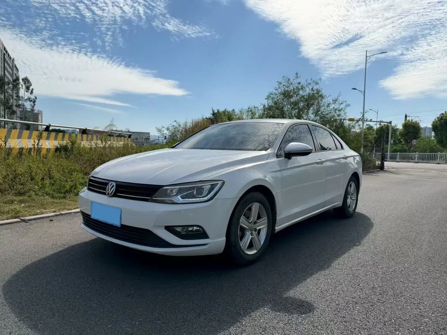 2018 VOLKSWAGEN LAMANDO view 1