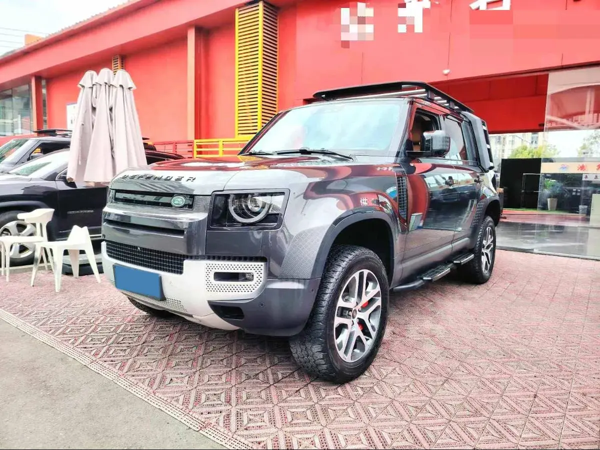 2023 LAND ROVER view 1