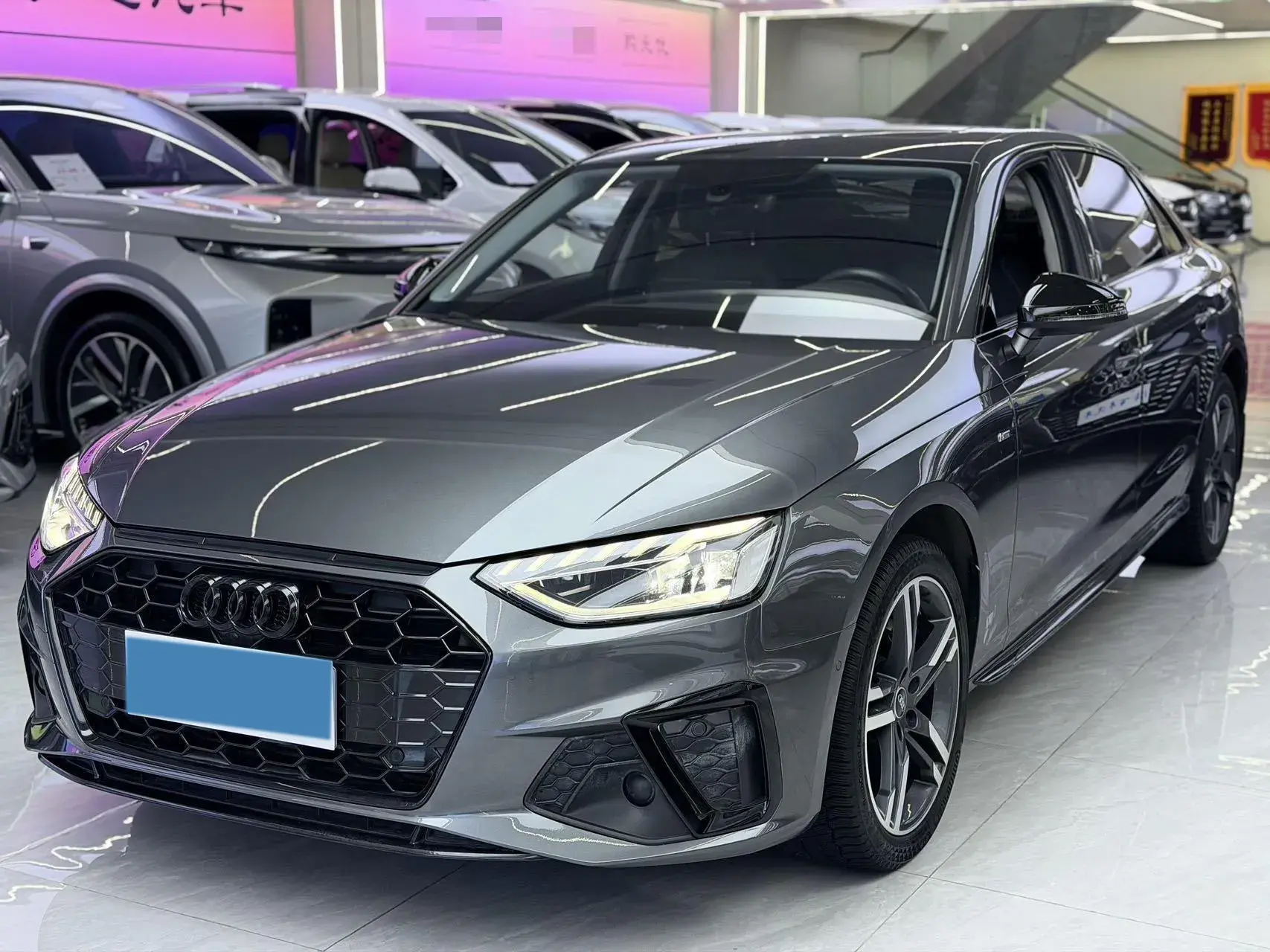 2022 AUDI A4L view 1